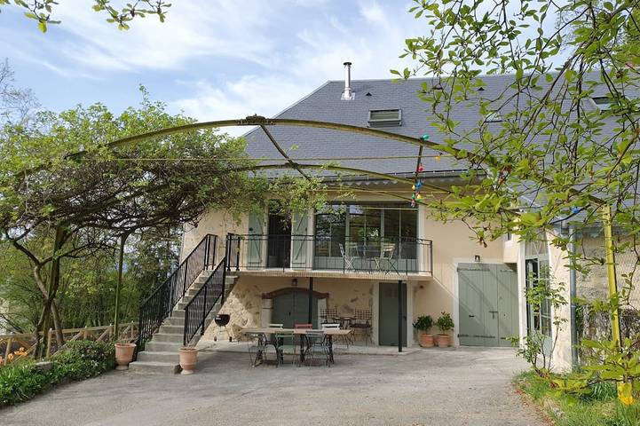 Location de vacances pour 12 personnes, avec Terrasse et Jardin à Méry