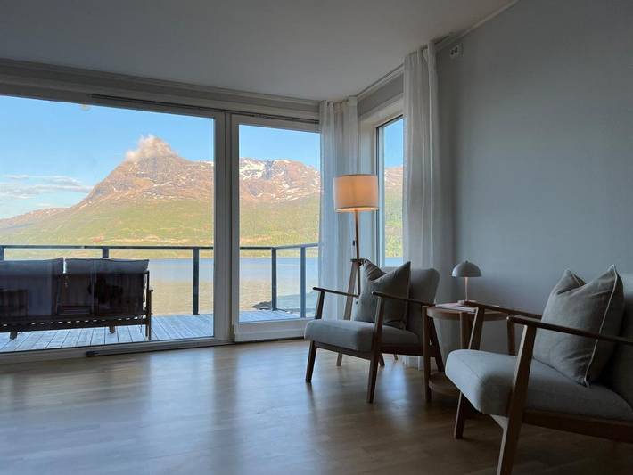 Location de vacances pour 2 personnes, avec sauna et piscine ainsi que jardin et vue dans Narvik