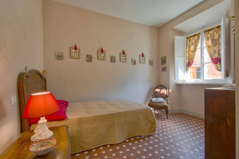 Il Palazzetto di Susanna tra le mura del castello in Calci, Pisa e dintorni