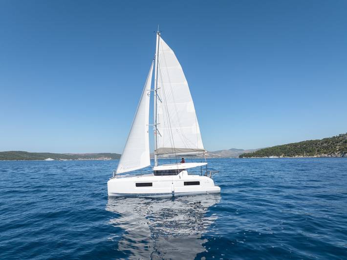 Boat for 8 people in England