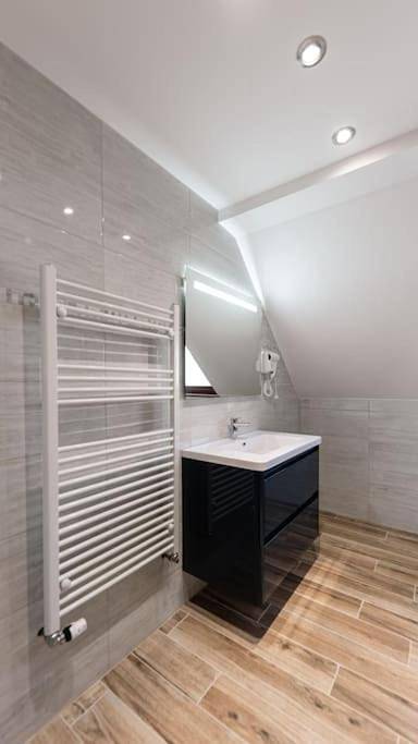 Appartement entier, Two-Bedroom Apartment in Bischheim, Région de Strasbourg