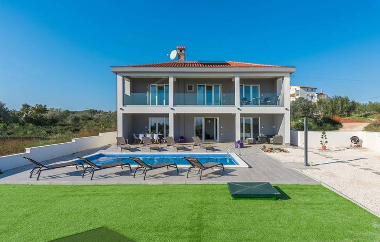 Villa für 10 Personen, mit Garten und Meerblick sowie Pool, mit Haustier in Istrien - 2