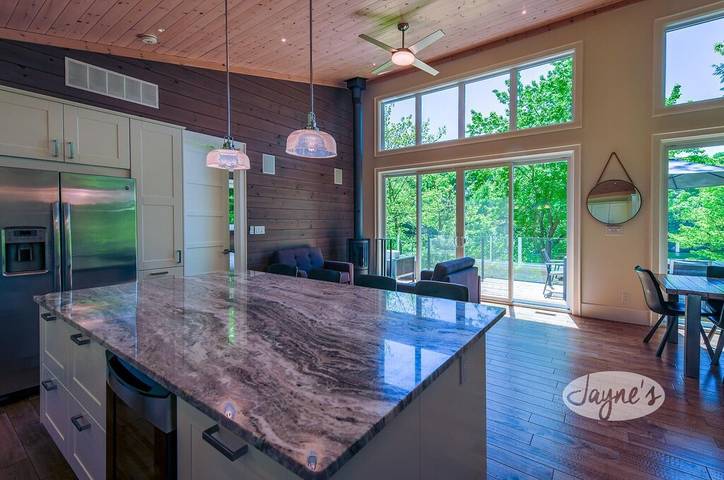 Cabin rentals and lodges for 8 people, with terrace in Muskoka