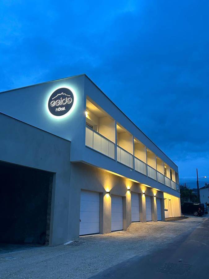 Hôtel pour 2 personnes, avec balcon et jacuzzi à Espalion - 4