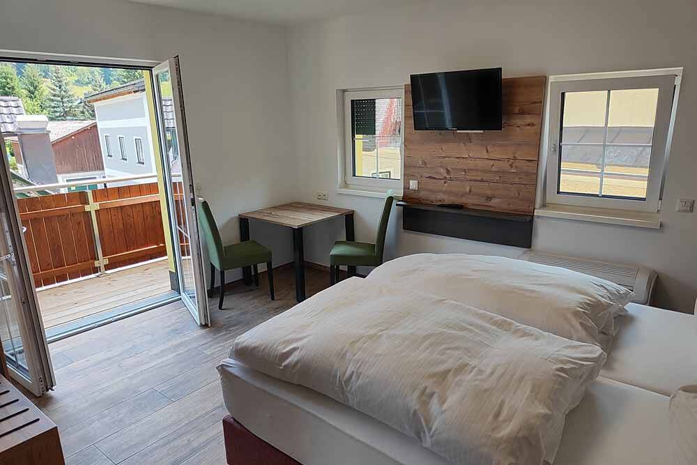 Hotel Bad Goisern - Doppelzimmer Superior 207 in Bad Goisern am Hallstättersee, Totes Gebirge