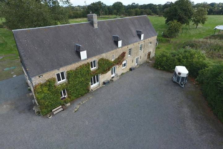 Location de vacances pour 2 personnes, avec jardin et vue dans Montsenelle - 3