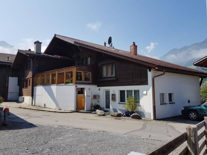 Ferienwohnung für 2 Personen, mit Terrasse und Garten in Frutigen