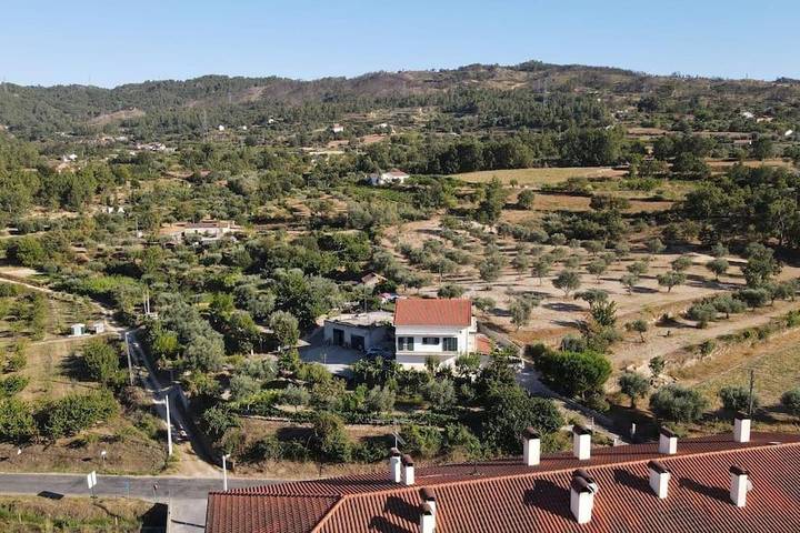 Casa de férias para 7 pessoas, com vista e jardim em Covilhã
