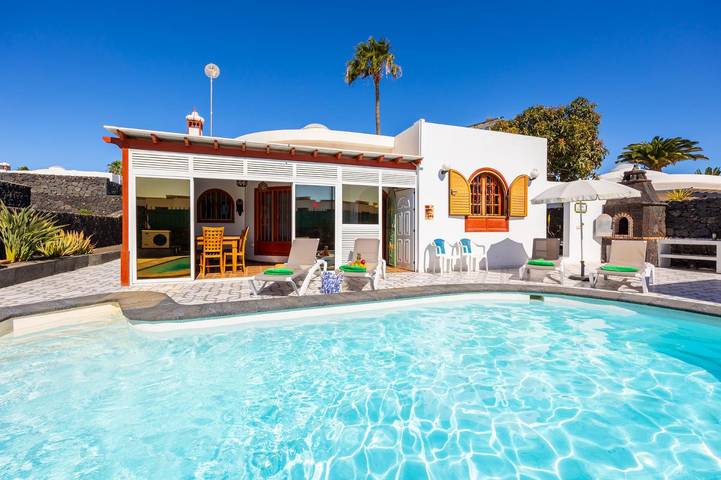 Villa pour 8 personnes, avec piscine et balcon/terrasse, adapté aux familles à Puerto del Carmen - 2