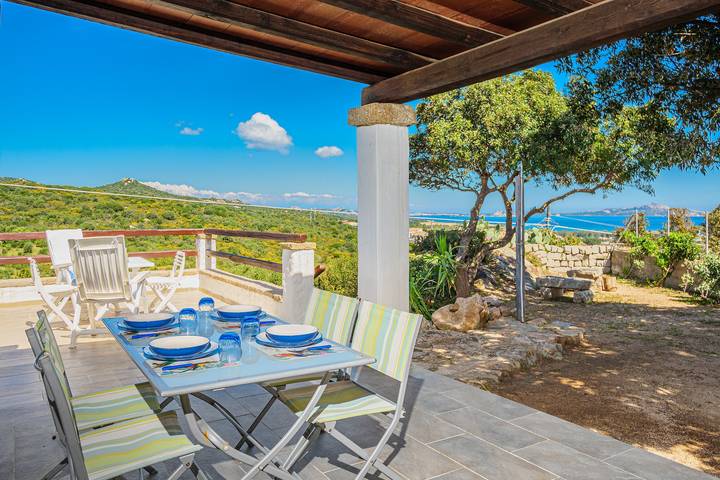 Casa vacanza per 8 persone, con Giardino a Arzachena