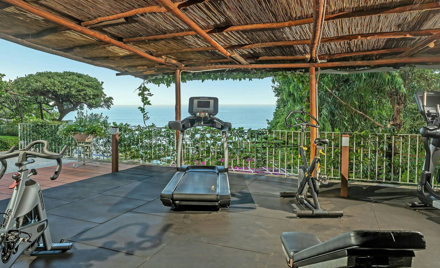 Villa de arte con piscina en la costa in Tovere, Costa Amalfitana