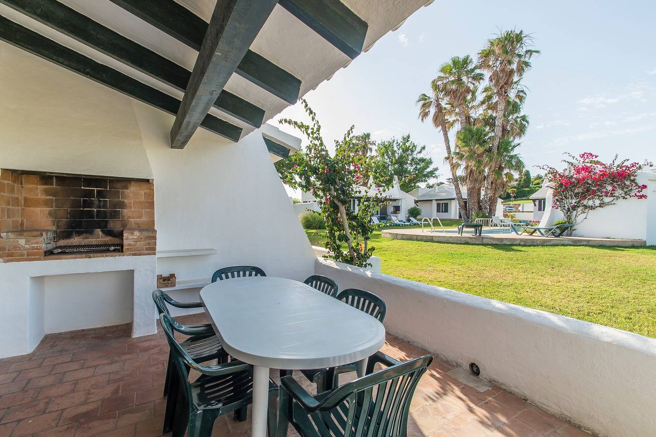 Beautiful Holiday Home in Residential Complex with Pool, Wi-Fi, Terrace and Lawn in Binisafuller Platja, Sant Lluís