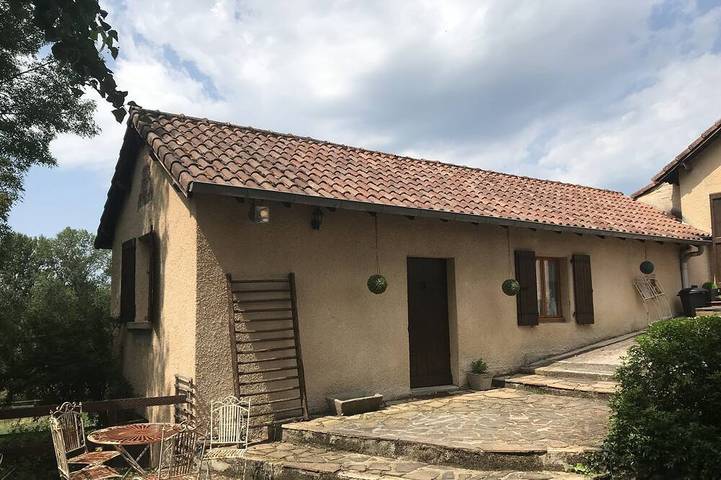 Gîte pour 4 personnes, avec jacuzzi ainsi que terrasse et jardin à Mirandol-Bourgnounac
