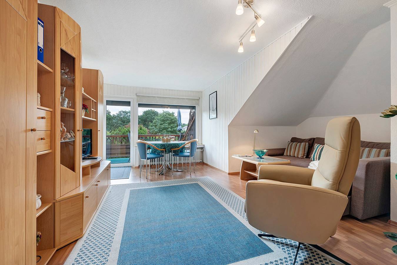 Ganze Wohnung, Ferienwohnung 'Drescher' mit Gemeinschaftsgarten, Balkon und Wi-Fi in Cuxhaven, Cuxland