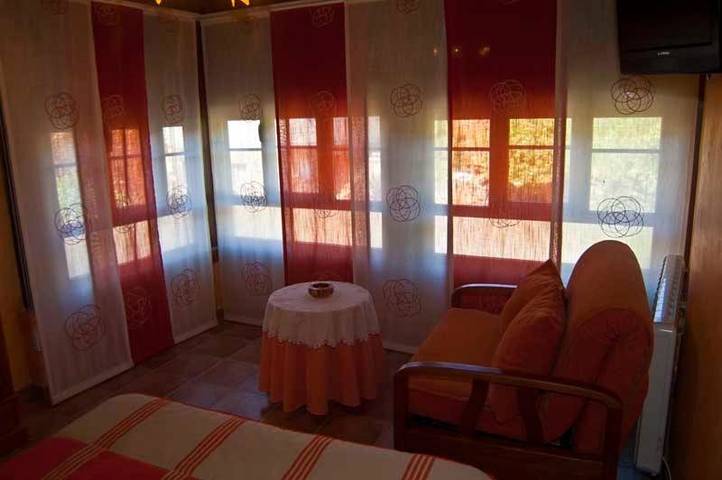 Casa rural para 12 personas, con Balcón y Terraza además de Jardín y Vistas en Robleda-Cervantes - 4