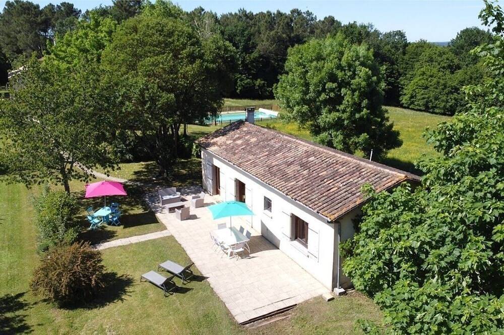 Gîte Nature: Piscina privada-Aire acondicionado-Juegos-Caballos-5hectáreas-Haras in Coutras, Región de Libourne