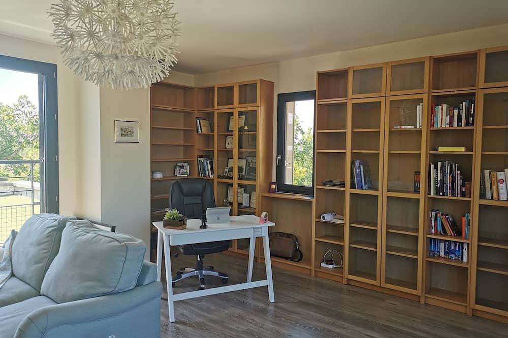 Superbe villa avec cuisine ouverte, piscine et lac - Cahors in Lalbenque, Quercy