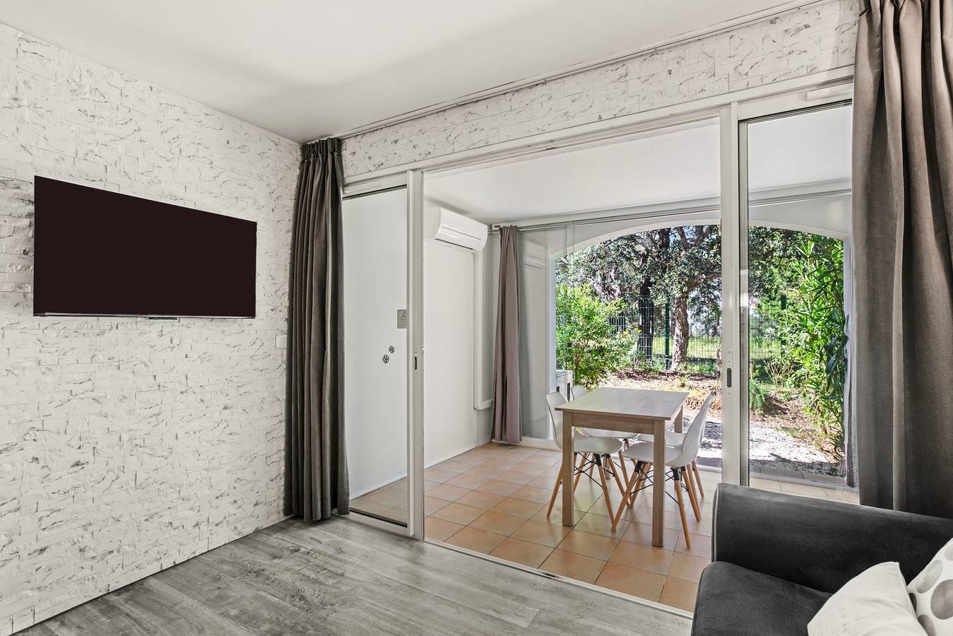 Appartement entier, Appartement avec piscine et tennis in Grimaud, Côte méditerranéenne (France)