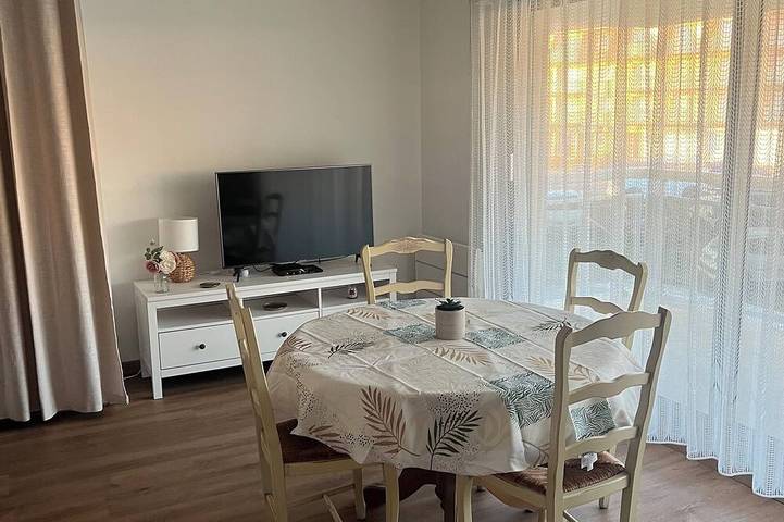 Appartement entier, Petit cocon de 33m2, très belle vue mer à 50 m de la plage in Sainte Cécile Plage, Camiers