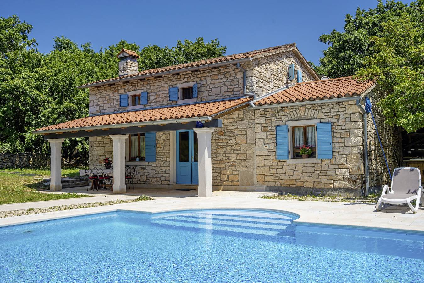 Holiday house Pićanci * secluded location, 3800 m2 garden, private pool in Svetvinčenat, Central Istria