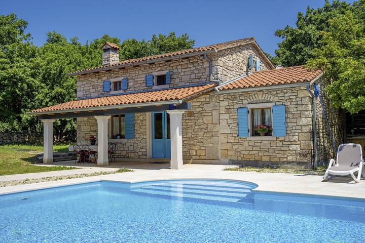 Ferienhaus für 5 Personen, mit Balkon/Terrasse und Garten sowie Pool in Istrien - 2