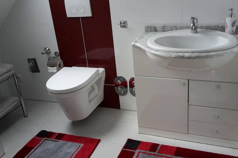 Ganze Wohnung, An der Kieler Förde in Kieler Förde, Kiel