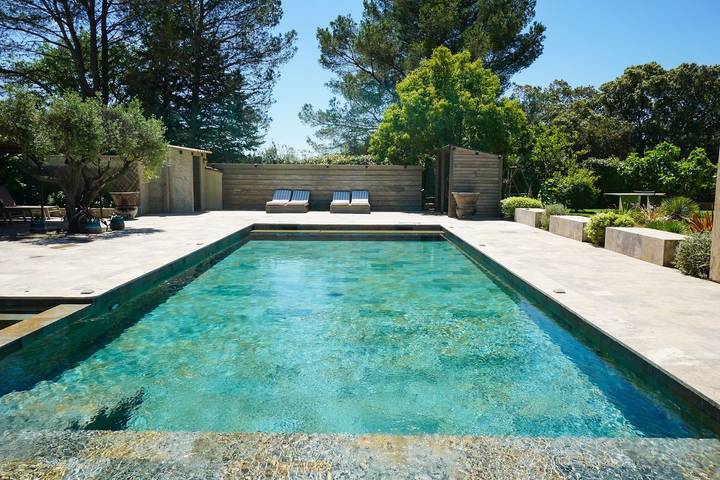 Location de vacances pour 12 personnes, avec terrasse et jardin ainsi que sauna et jacuzzi à Cuers - 3