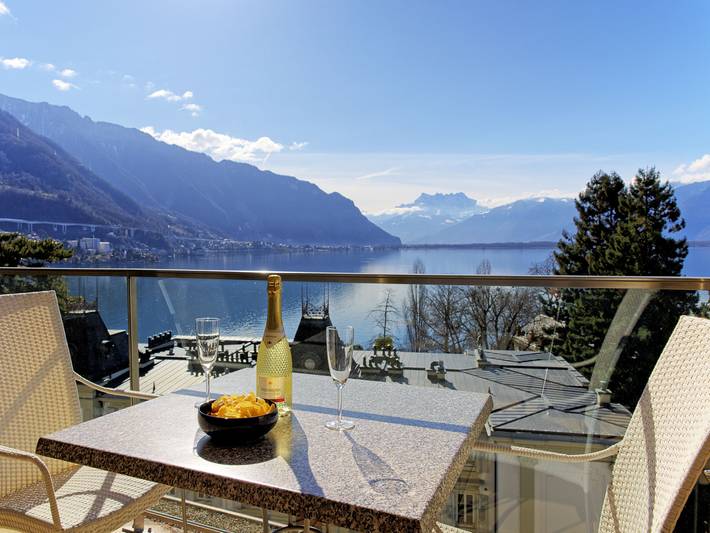Vakantiewoning voor 8 personen, with sauna and uitzicht as well as uitzicht op het meer and tuin in Montreux