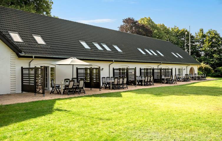 Ferienwohnung für 6 Personen, mit Garten und Terrasse sowie Whirlpool, mit Haustier