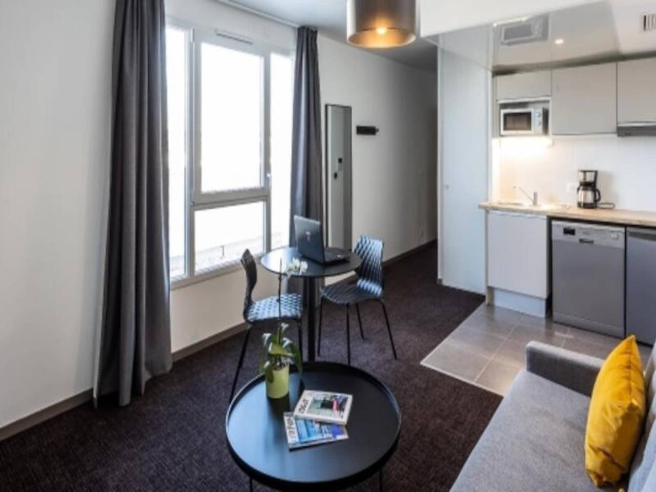 Ganze Wohnung, 2-Zimmer-Wohnung f�r 2/4 Personen in Vélizy-Villacoublay, Yvelines