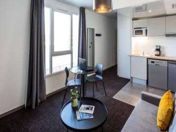 Location De Vacances pour 4 Personnes dans Vélizy-Villacoublay, Yvelines, Photo 4