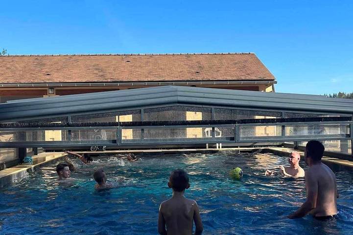 Location de vacances pour 15 personnes, avec Balcon ainsi que Jardin et Piscine à Journiac