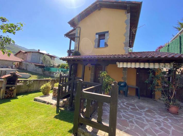 Casa rural para 4 personas, con Balcón y Jardín en Val de San Vicente - 2