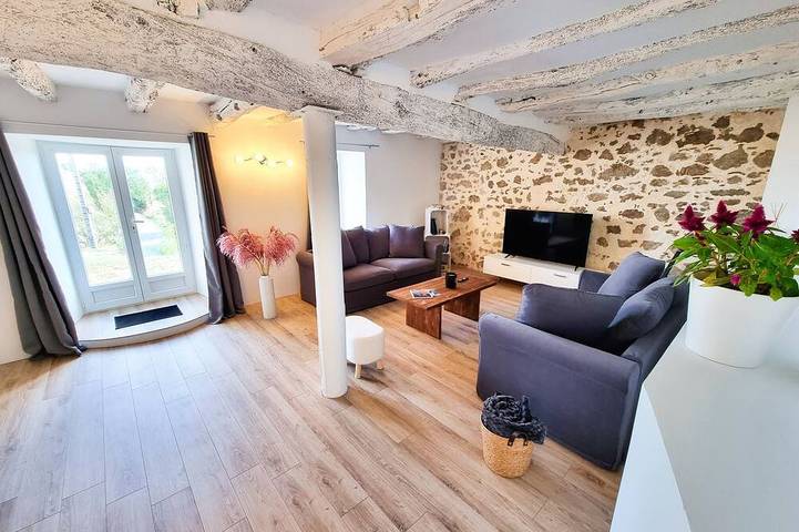 Gîte pour 10 personnes, avec Jardin et Piscine à Aguts