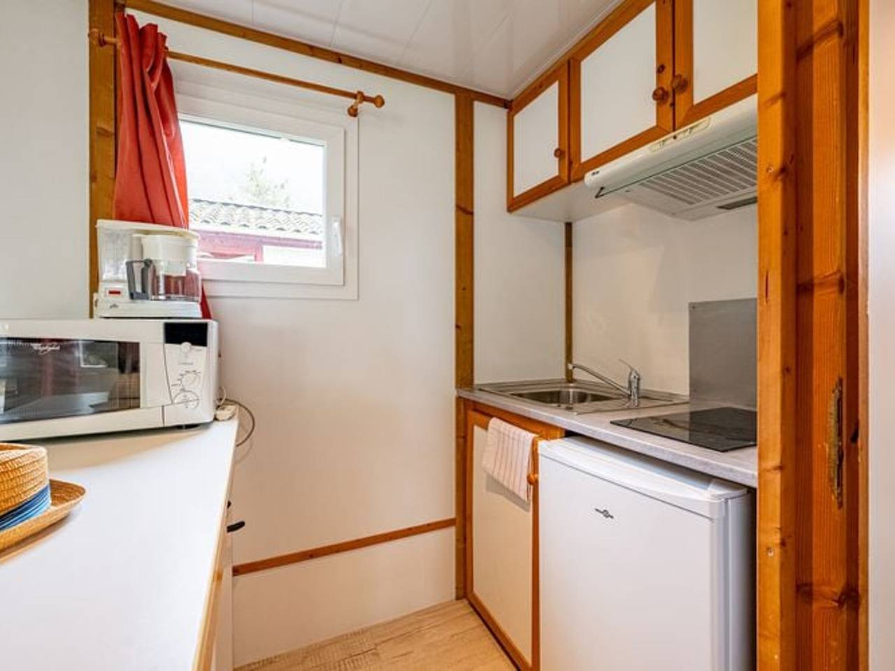 Acogedor chalet con piscina, WiFi y cocina | a 400m de Badefols-sur-Dordogne in Badefols-sur-Dordogne, Périgord Pourpre