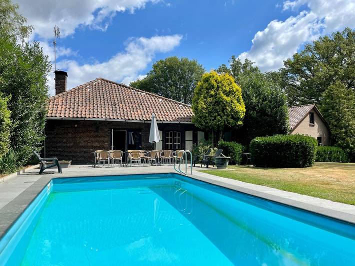 Ferienhaus für 16 Personen, mit Terrasse und Garten sowie Pool in Limburg (Niederlande)