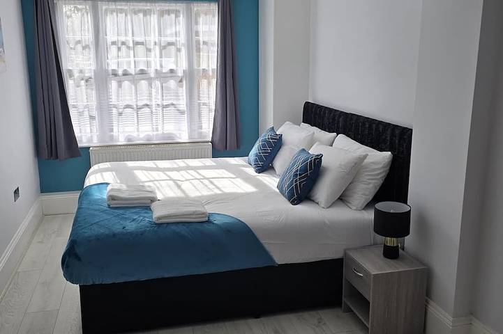 Apartment for 6 people in Bedford