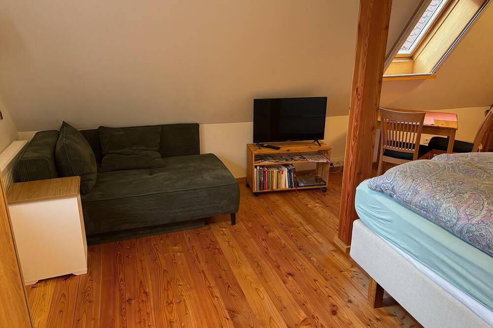 Ganze Wohnung, Helles Appartement mit Lärchenfussboden in Oettingen i.Bay., Bayerisch Schwaben