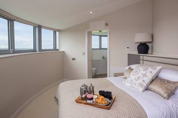 Apartment for 8 People in Wakefield, West Yorkshire, Photo 4