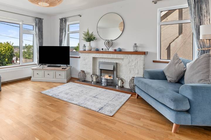 Holiday rental for 10 people, with hot tub and garden, child-friendly in Saundersfoot