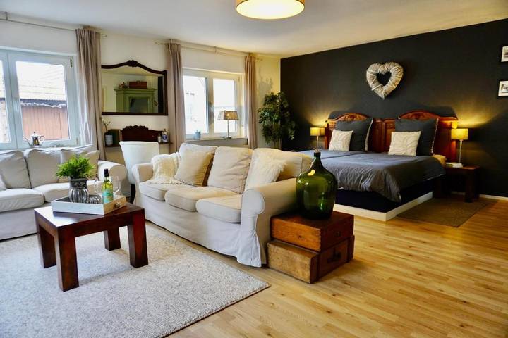 Ferienwohnung für 2 Personen, mit Terrasse in Heuchelheim-Klingen