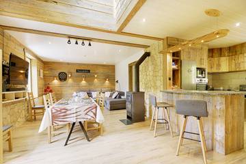 Gîte pour 6 personnes, avec terrasse dans Lac des Corbeaux