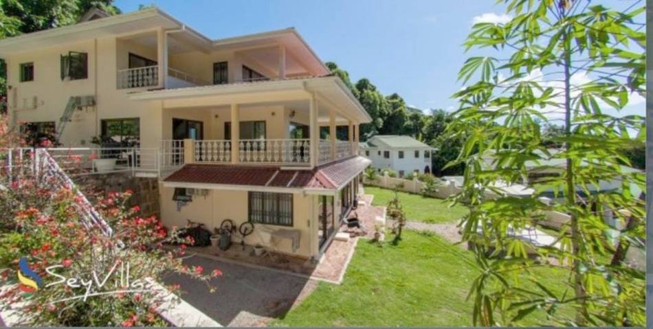 Gîte pour 3 personnes, avec vue et jardin dans Takamaka - 3