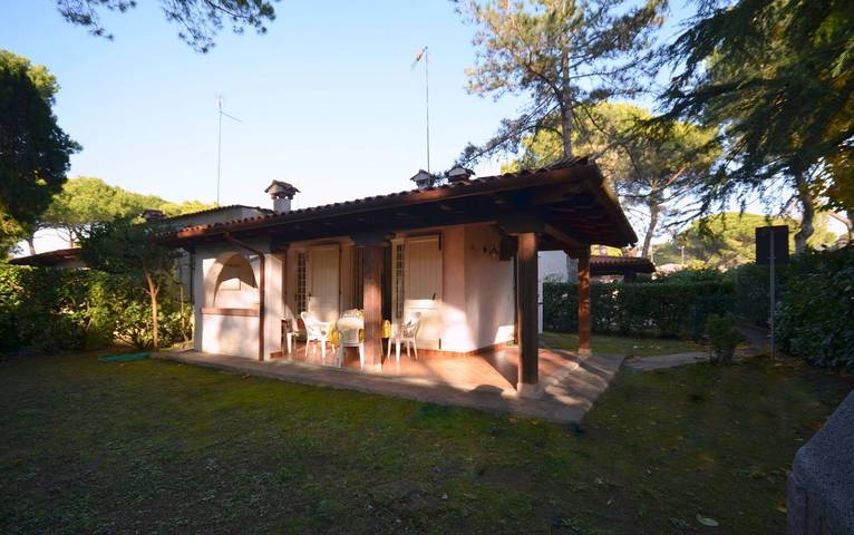 Villa rustique dans un cadre verdoyant in Lignano Riviera, Lignano Sabbiadoro