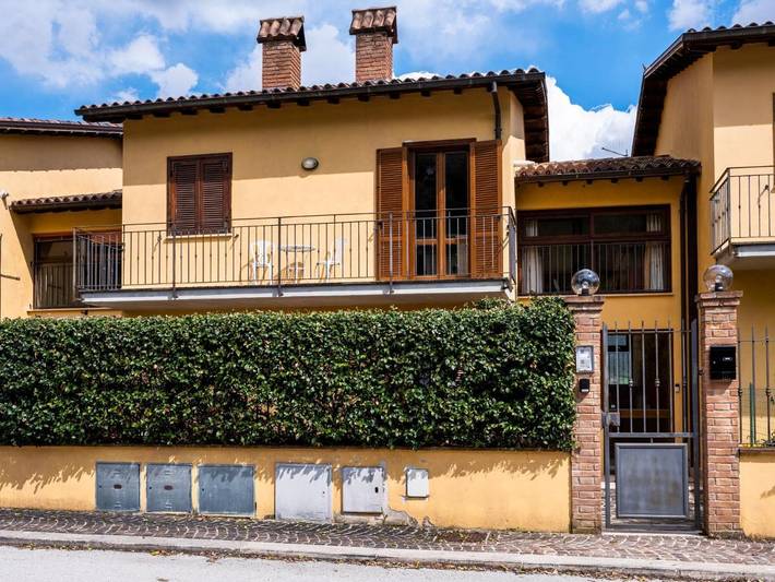 Gîte pour 4 personnes, avec balcon ainsi que vue sur le lac et vue, animaux acceptés à Castel di Tora