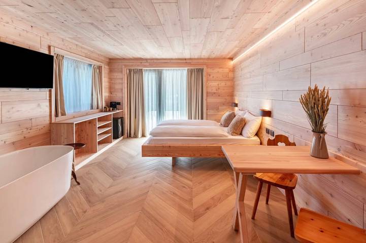 Habitación 'Noah Suites Dolly' con vistas a la montaña, terraza privada y Wi-Fi in Vigo di Fassa, San Giovanni di Fassa