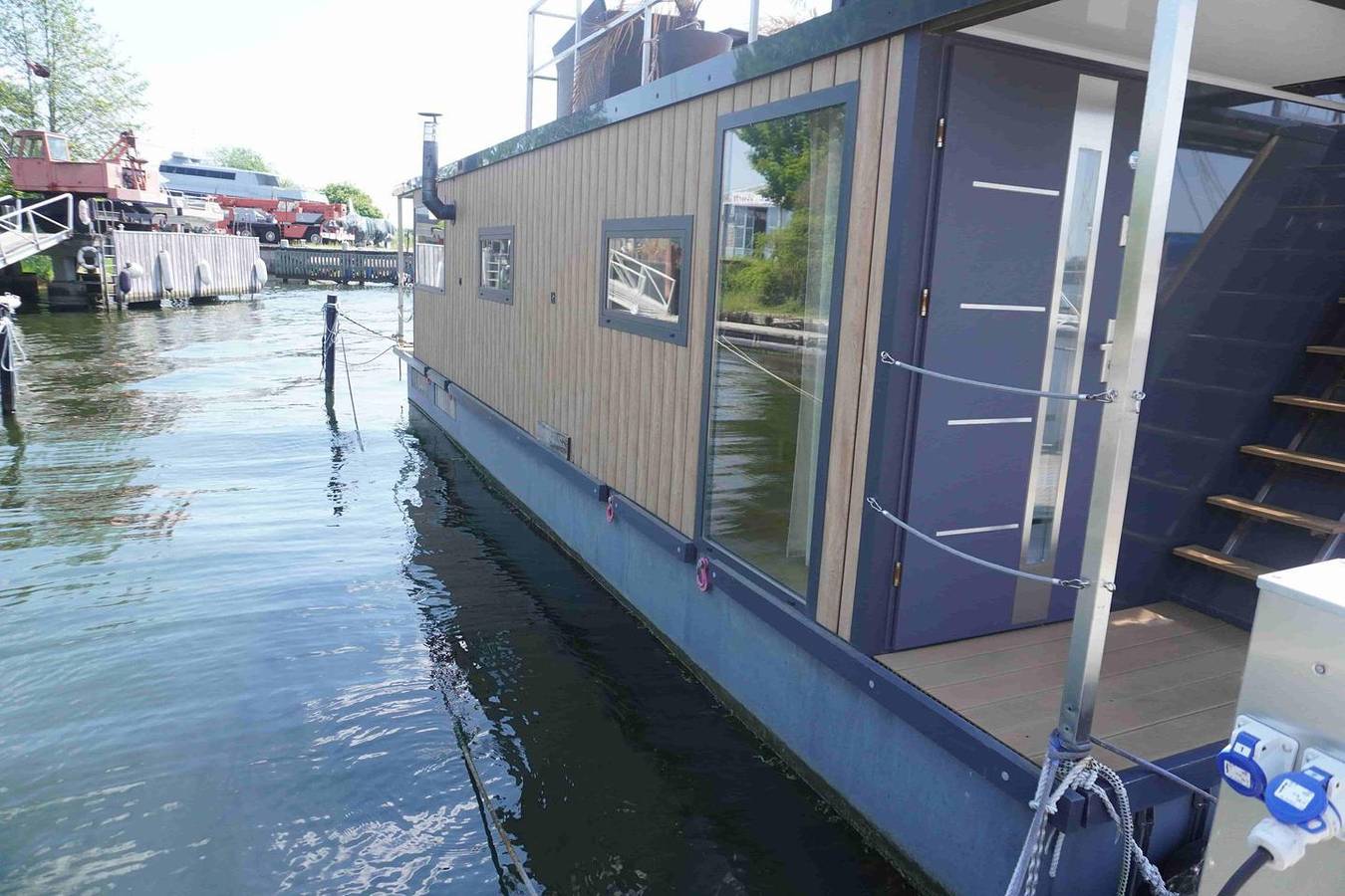 Hausboot Urlaub an der Trave  auf dem Hausboot "Traumfänger 1 " in Lübeck (Stadt), Lübeck