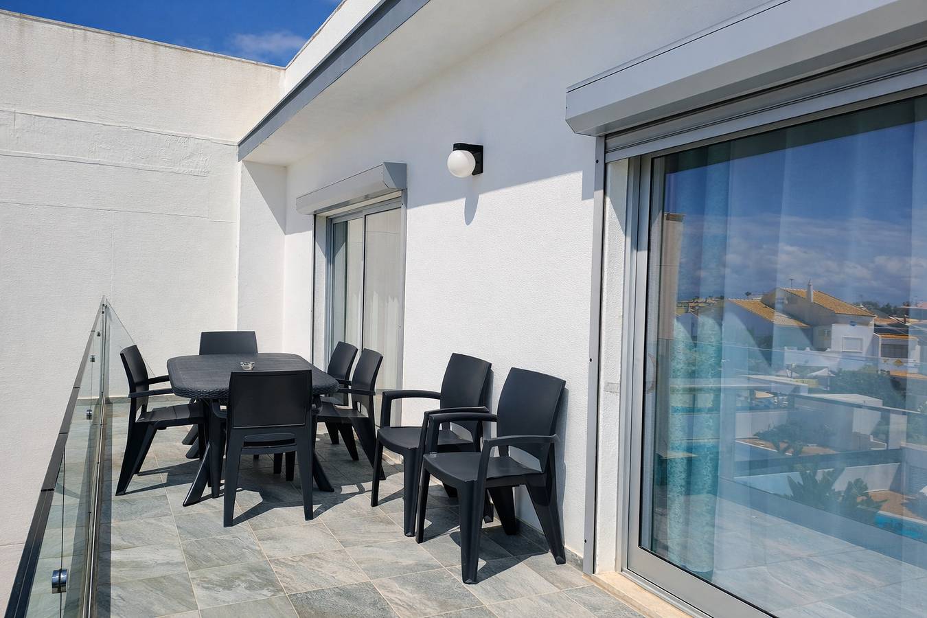 Ganze Wohnung, T2-2º vista mar, piscina, bbq, para a praia vai a in Guia, Faro Distrikt