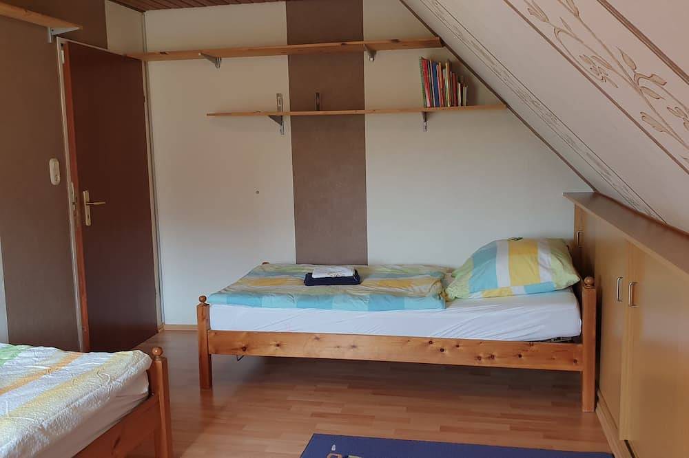 Ganze Wohnung, Familienfreundliche Ferienwohnung im Herzen von Ostfriesland inkl. W-Lan in Westerholt, Landkreis Wittmund