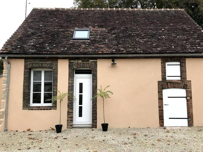 Gîte pour 6 personnes, avec vue ainsi que jardin et terrasse, animaux acceptés dans Saint-Benoist-sur-Vanne